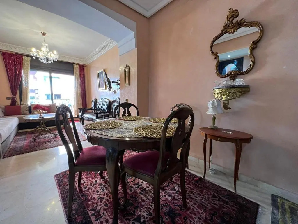 Luxury apartment 2 in the heart of Gueliz, Wifi, Pool