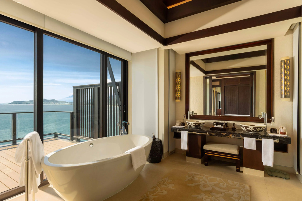 Курорт Banyan Tree Lang Co