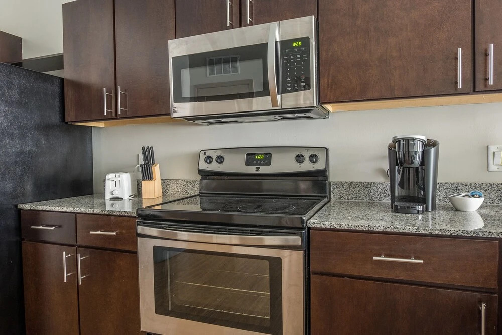 Convenient Apartments Near The Commons