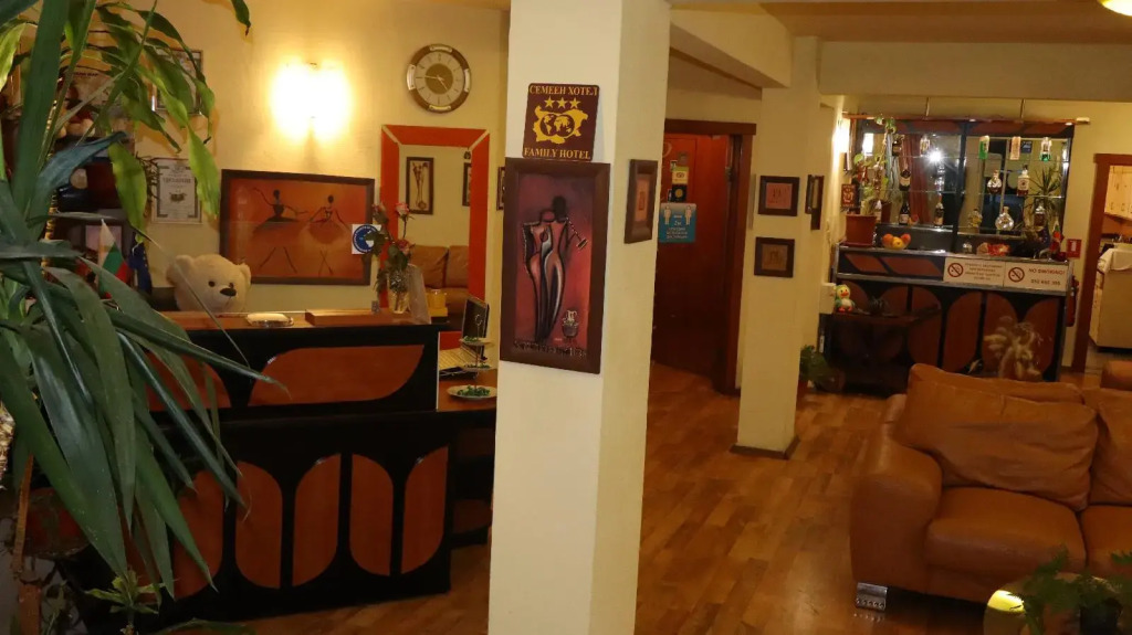 Семеен Hotel Palitra