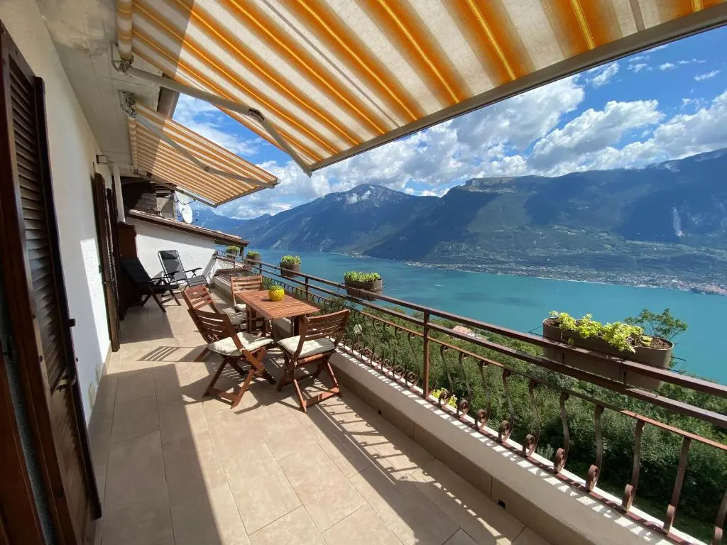 Casa Nonno Sergio Lake View by Gardadomusmea