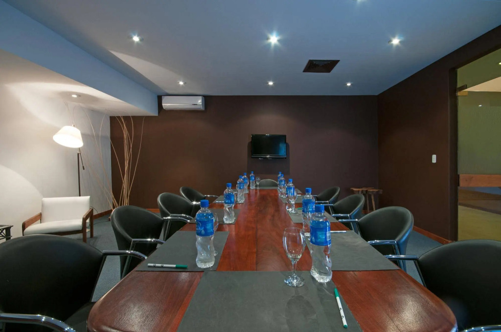 Hotel Raices Esturion