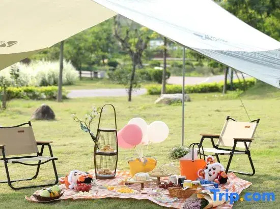 The Rayna Resort