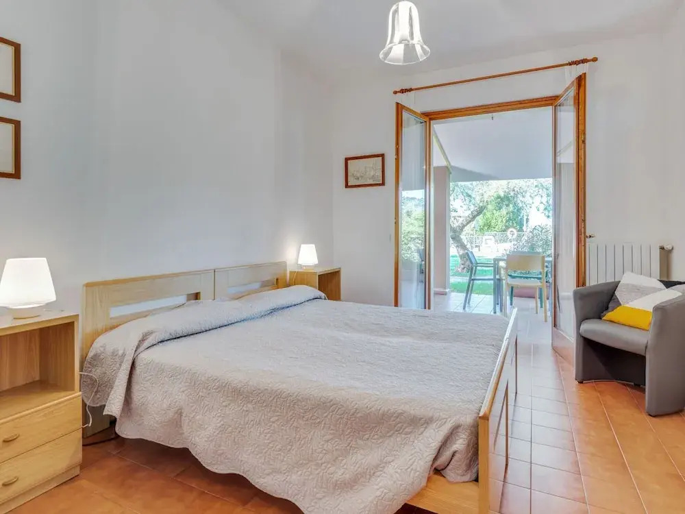 Comfortable Apartment in Garda With Swimming Pool