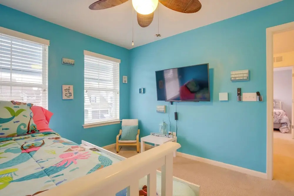 Shuttle to Beach: Millville Townhome w/ Porch