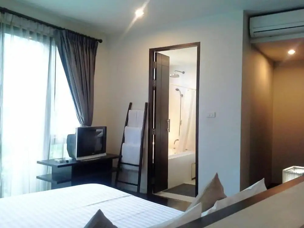 296 The Radtanaiya Residence