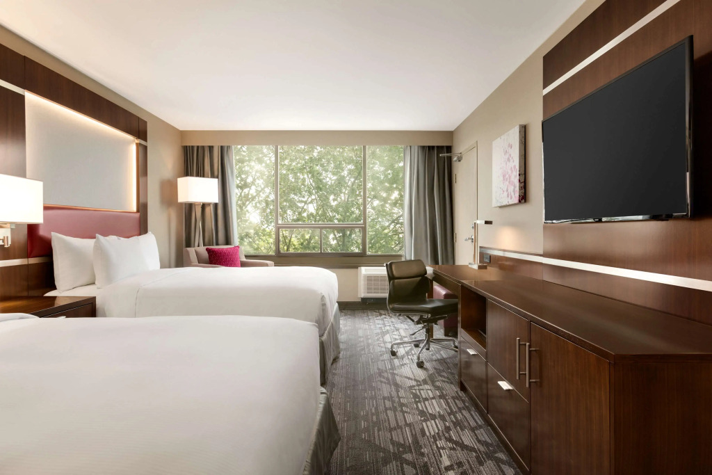 DoubleTree by Hilton Hotel Toronto Airport West