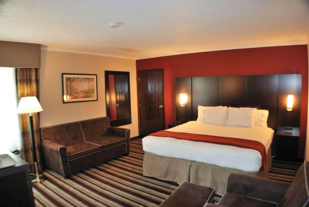 Holiday Inn Express Nashville W-I40 by IHG