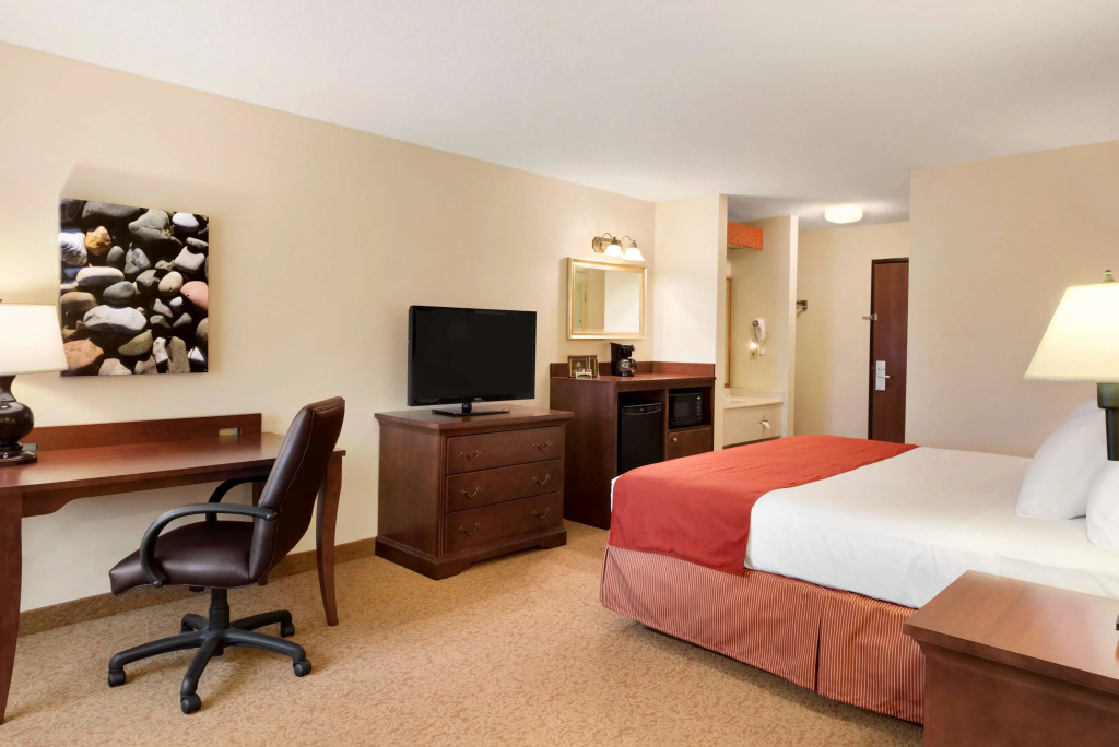 Country Inn & Suites by Radisson, Cedar Rapids Airport, IA