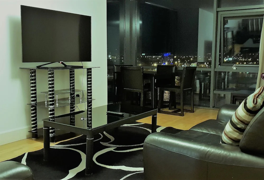2 Bedroom Apartment Bishops Quay