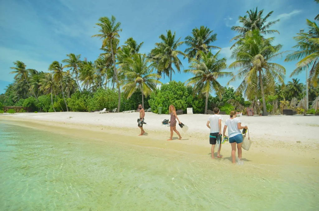 Huraa East Inn