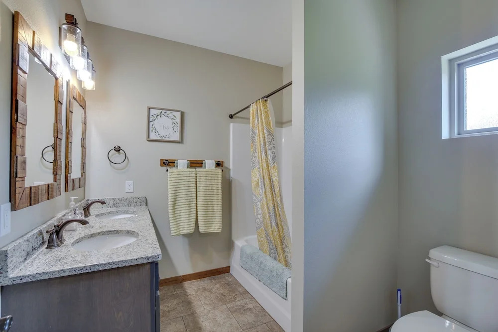 Family-friendly Lead Cabin Near Atv/snowmobiling