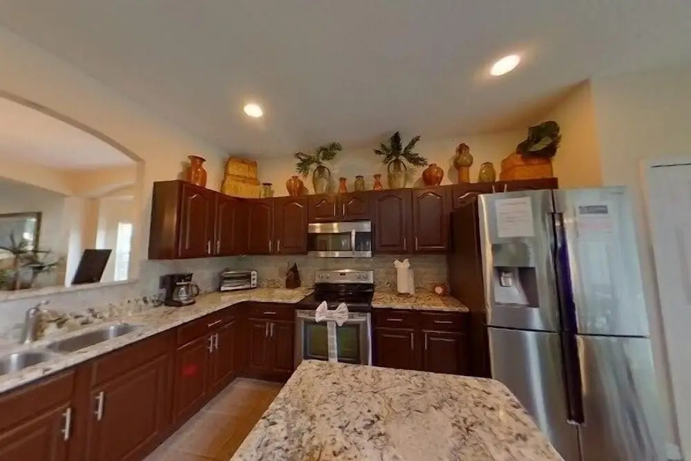 6 Bed 5.5 Bath Mins Away From Disney In Gated Comm 6 Bedroom Villa by Redawning