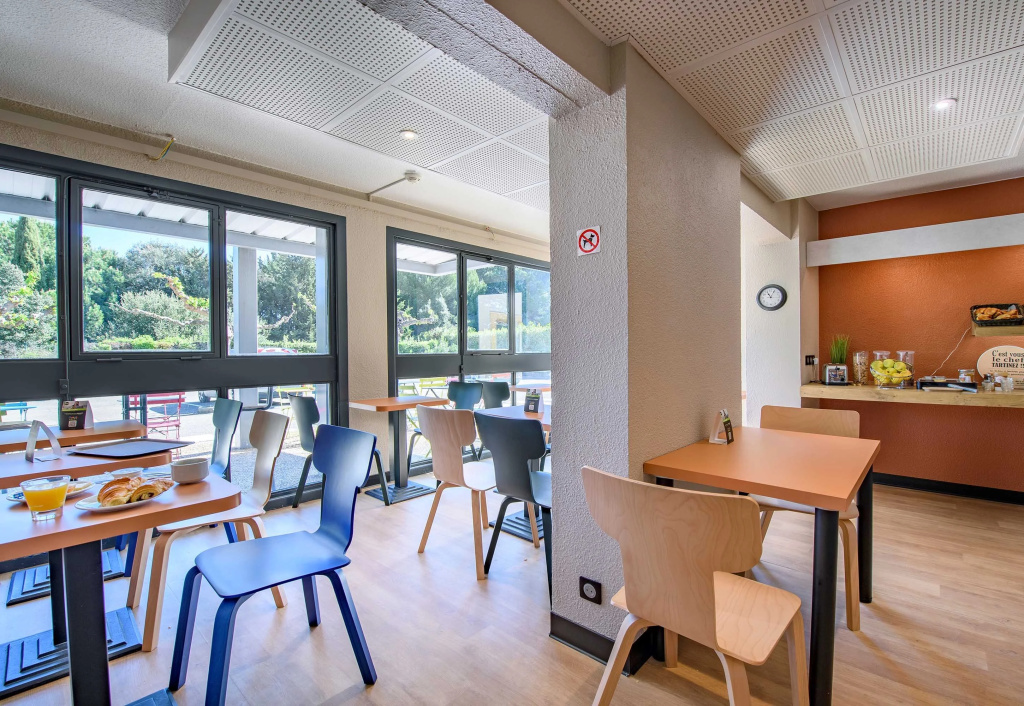 B&B HOTEL Nîmes Caissargues