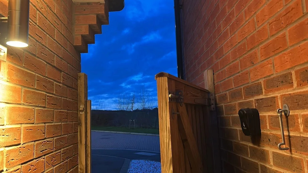 Comfortable 5 - Guest Abode - In Quiet Village