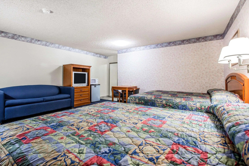 Days Inn by Wyndham Ridgecrest near China Lake Naval Station