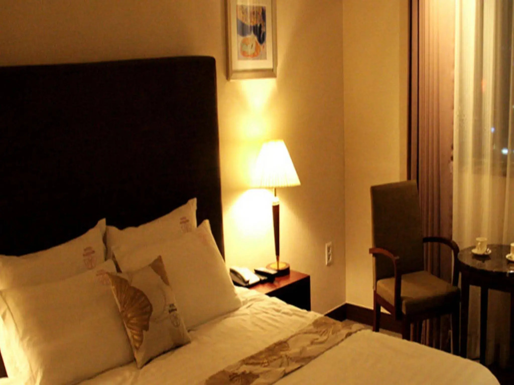 Sunshine Hotel