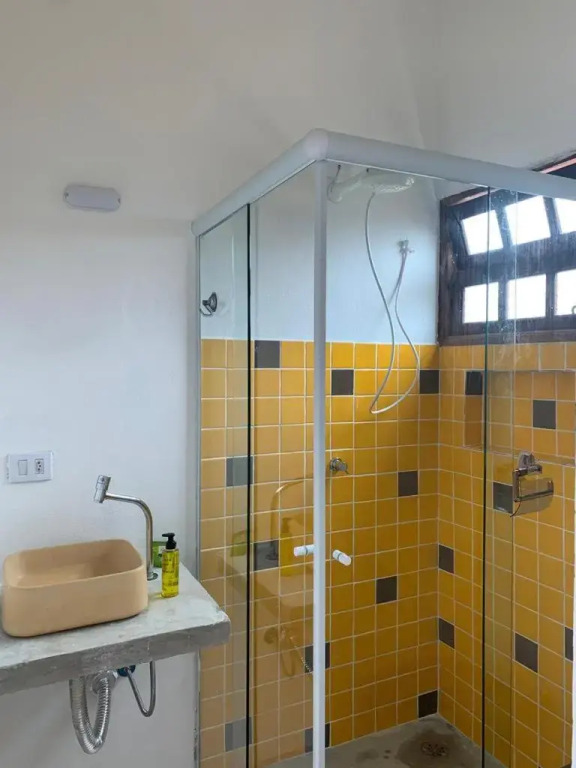 Apartamento com cachoeira no quintal