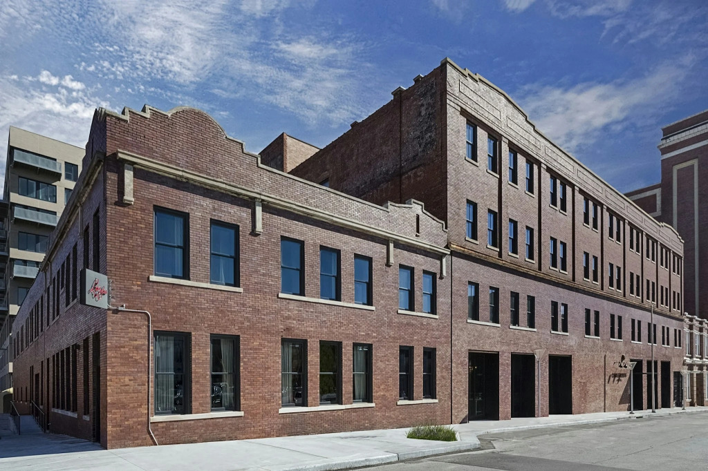 Crossroads Hotel