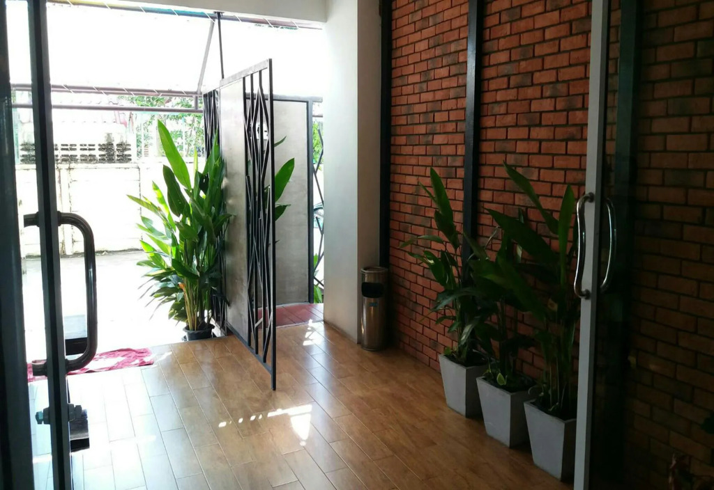 Chonlapruk Lakeside Hotel