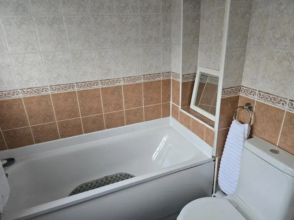 Chathamhouse/sleeps7/tv/wifi/freep