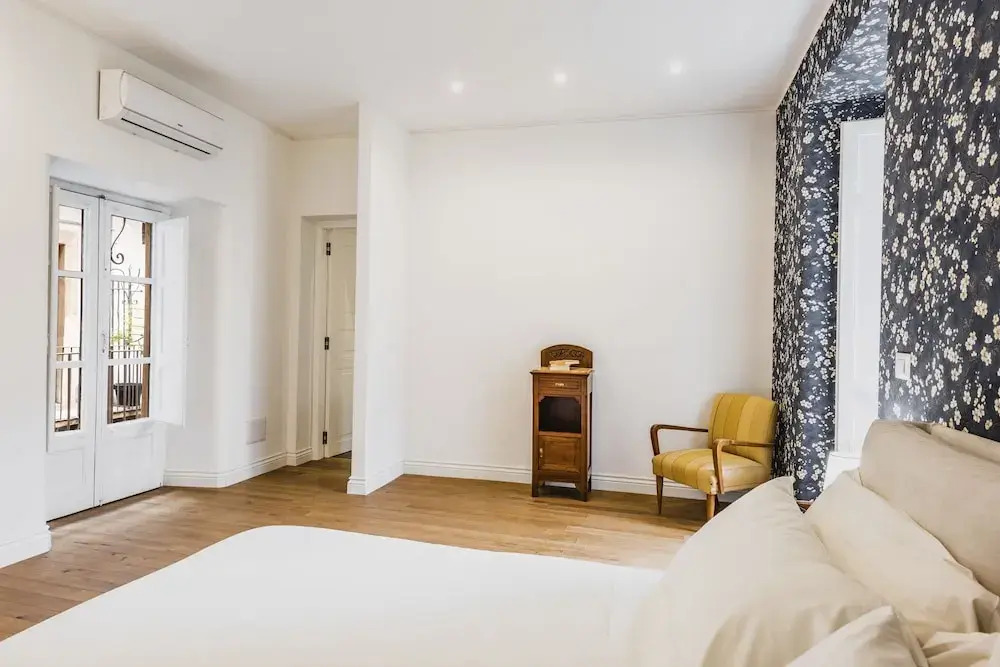 Upscale Urban Apartment by Wonderful Italy