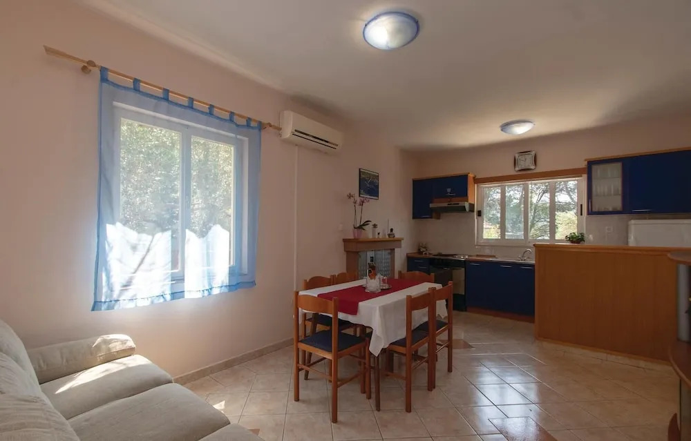 Beautiful Home In Gradina With Kitchen