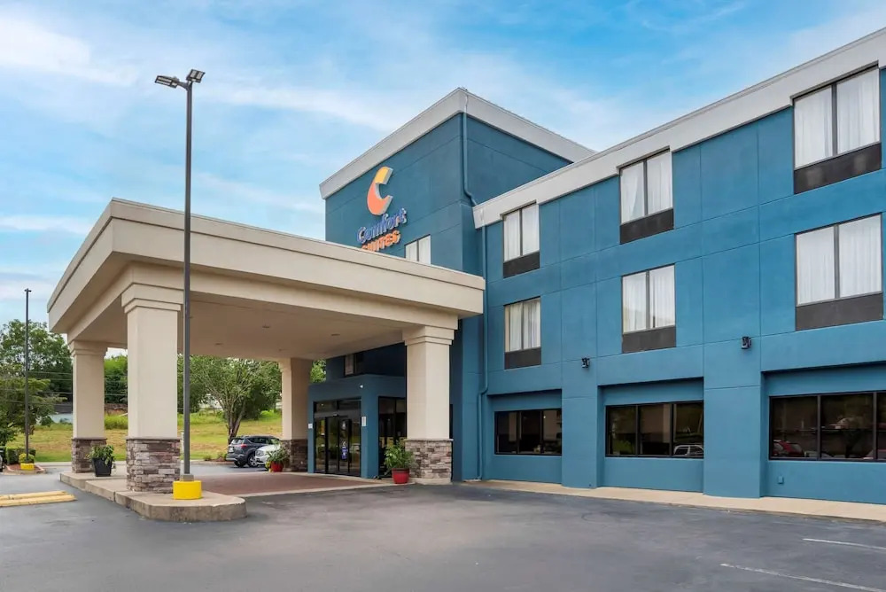 Comfort Suites