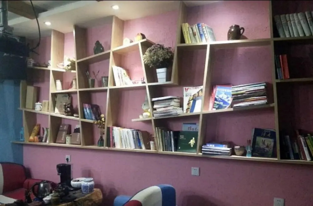 Zhangjiajie April Day Hostel