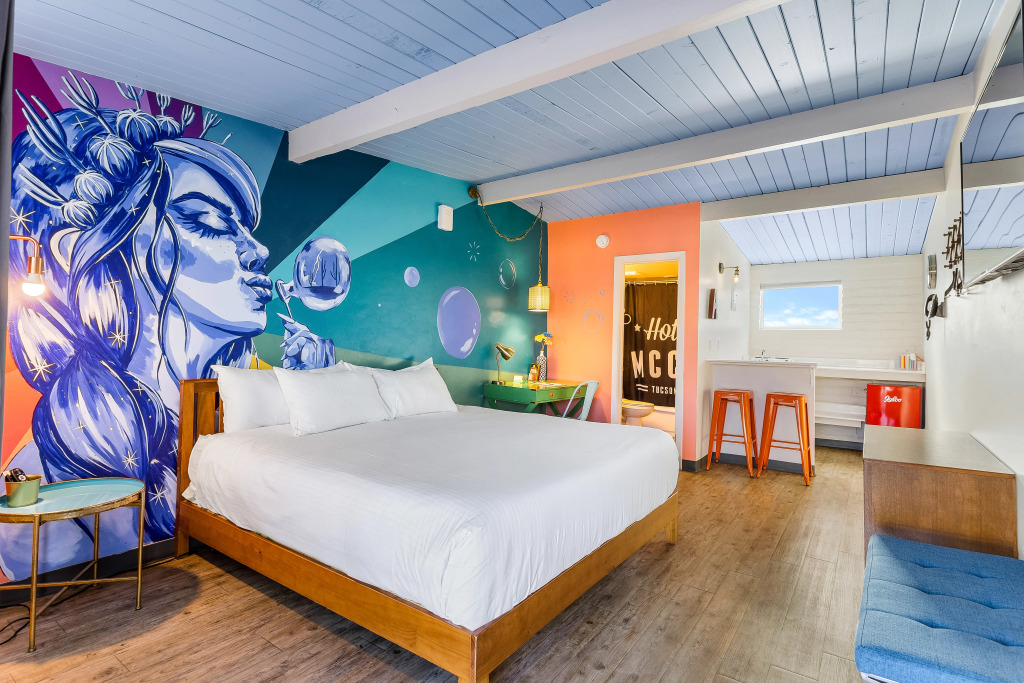 Hotel McCoy Tucson - Art, Coffee, Beer, Wine, Pool
