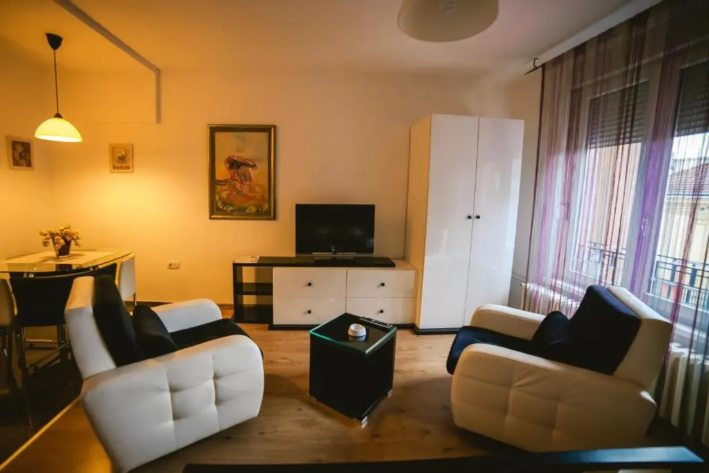 Lina Apartments