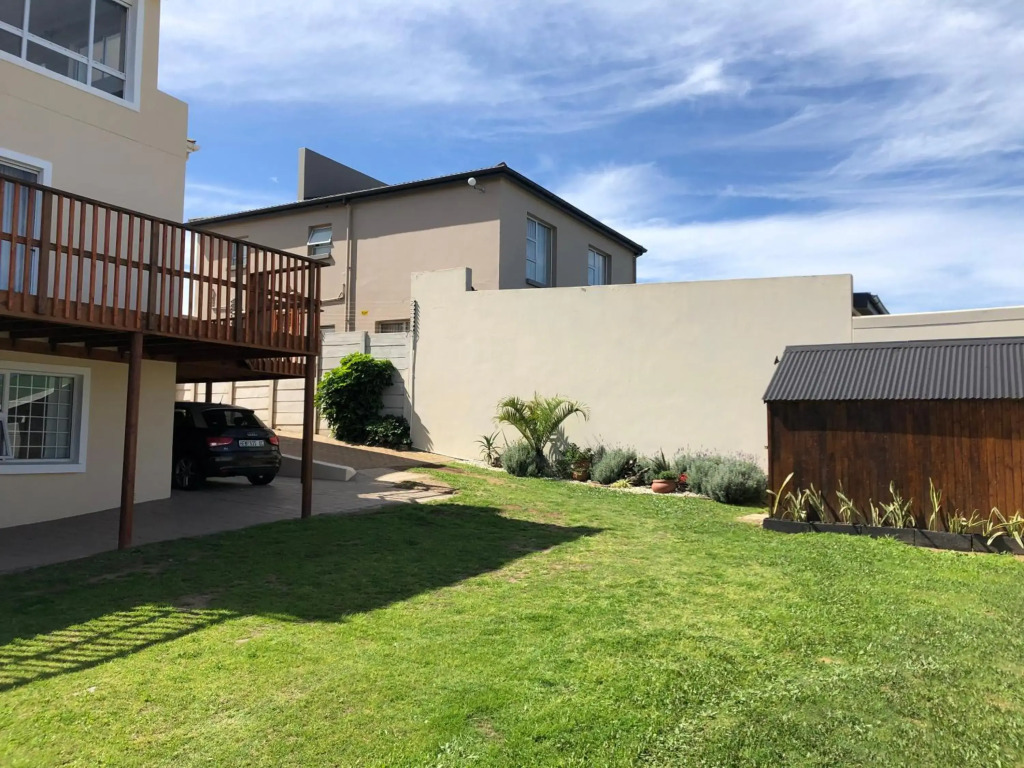On Point Beach House - Jeffreys Bay