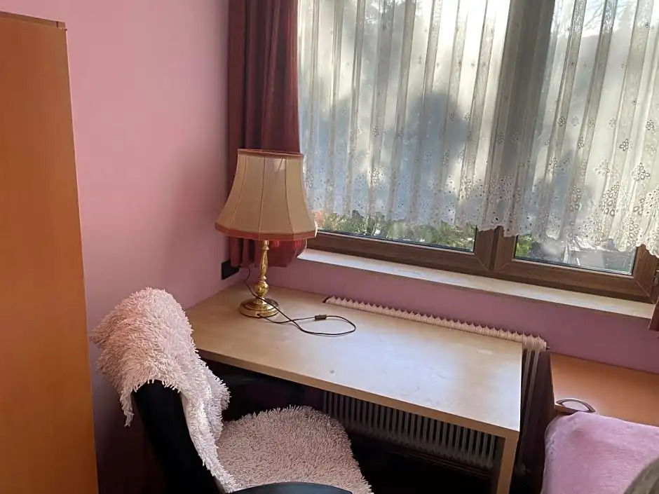 Suburb Hostel