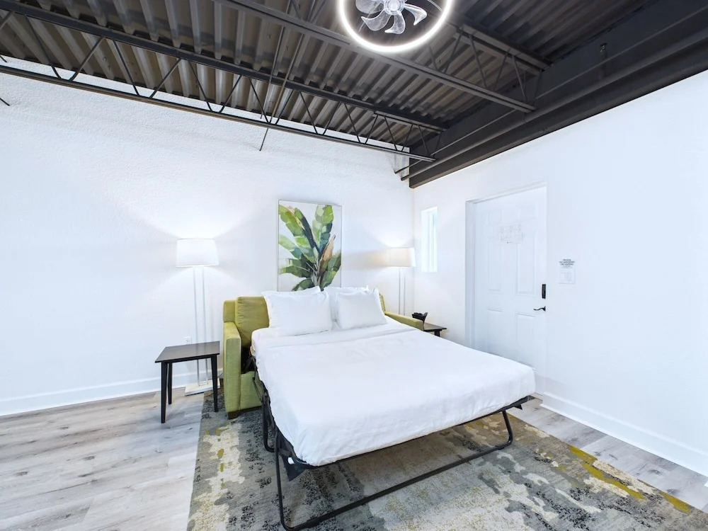 Modern Loft w Launch Views Near Beach -unit 208