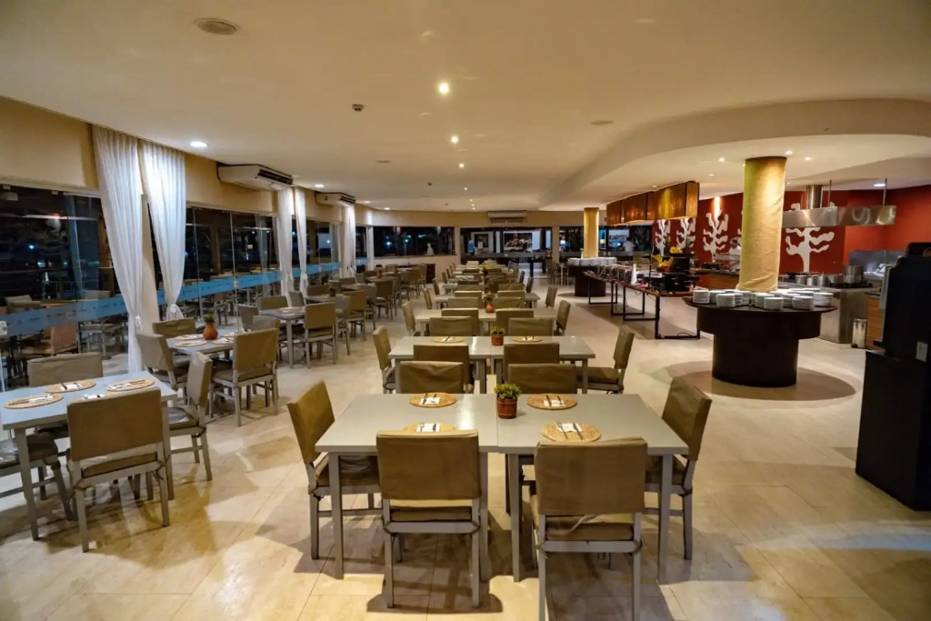 Dom Pedro Laguna Beach Resort & Golf
