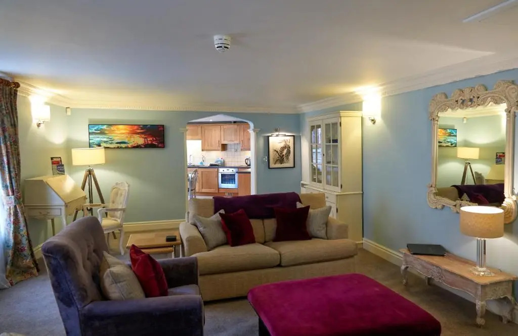 Franklins Apartments