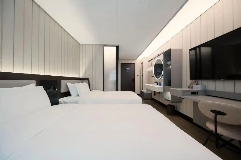 Hanting Hotel Shanghai Xujiahui Caobao Road Metro Station