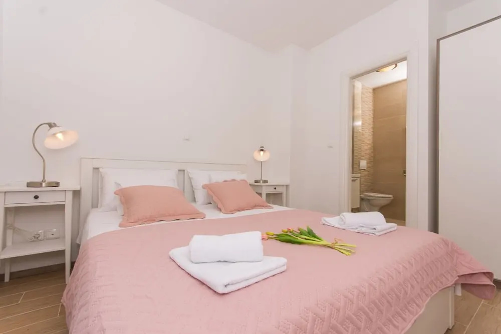 Apartments Villa LA