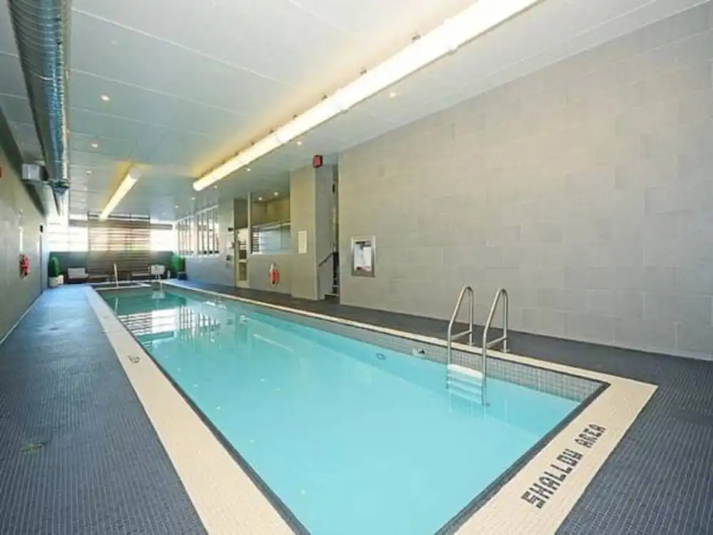 N2N Suites - Downtown Lake & City View offered by Short Term Stays