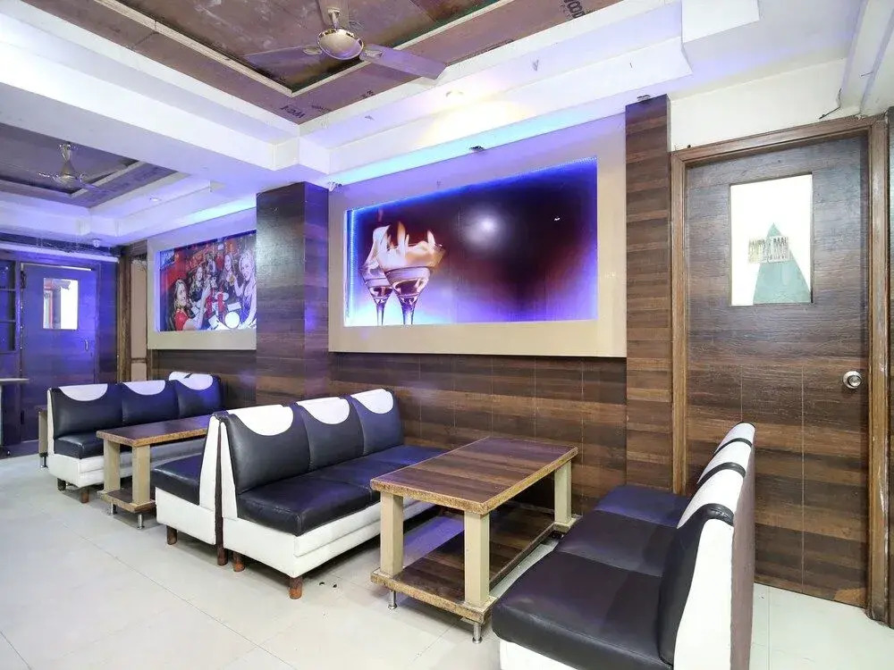 OYO 15906 Aaditya Continental