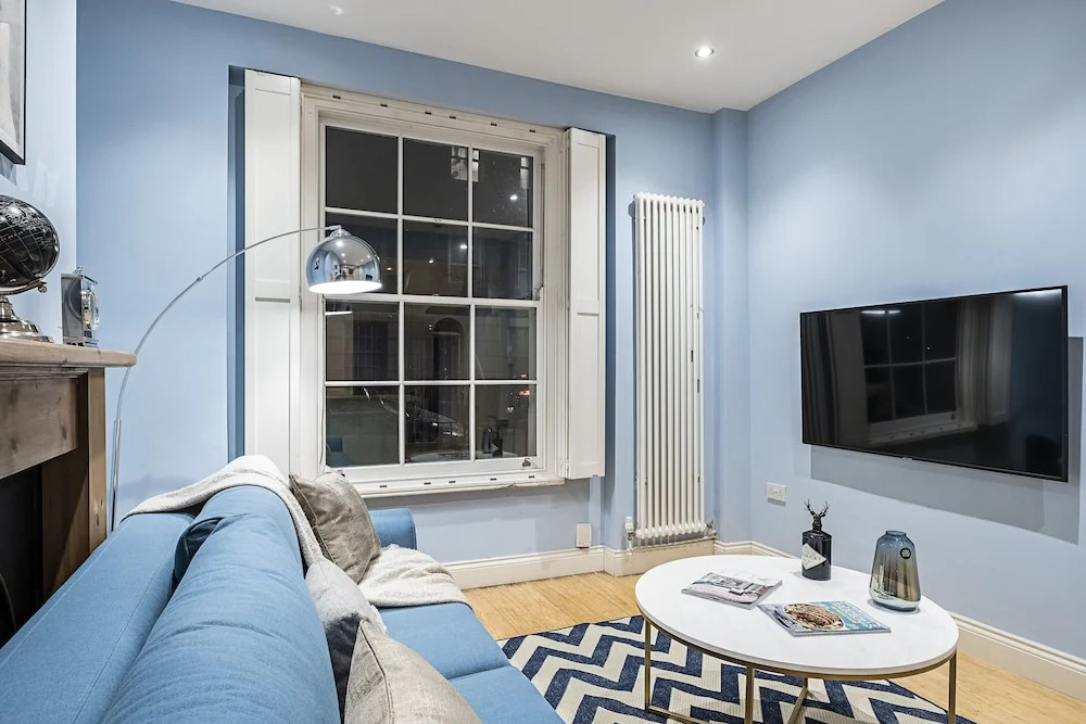 Penryn Apartment by Flexystays