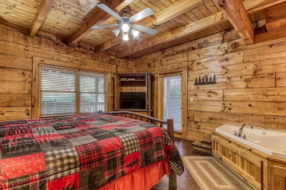 Papa Bears Hideaway - FKA Cold Creek Camp By Heritage Cabin Rentals