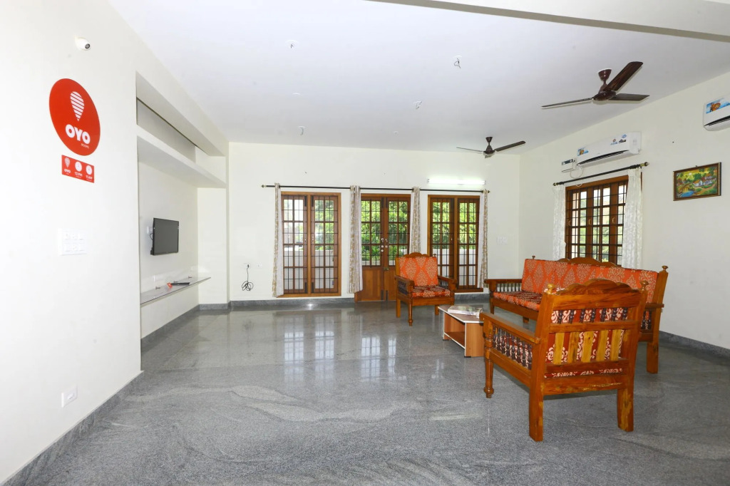 Froniter Pondy Railway Station by OYO Rooms