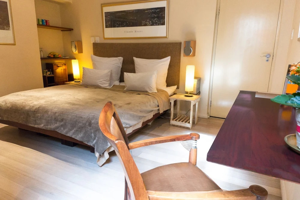 Rosedene Lodge - All solar, all aircon with pool and garden