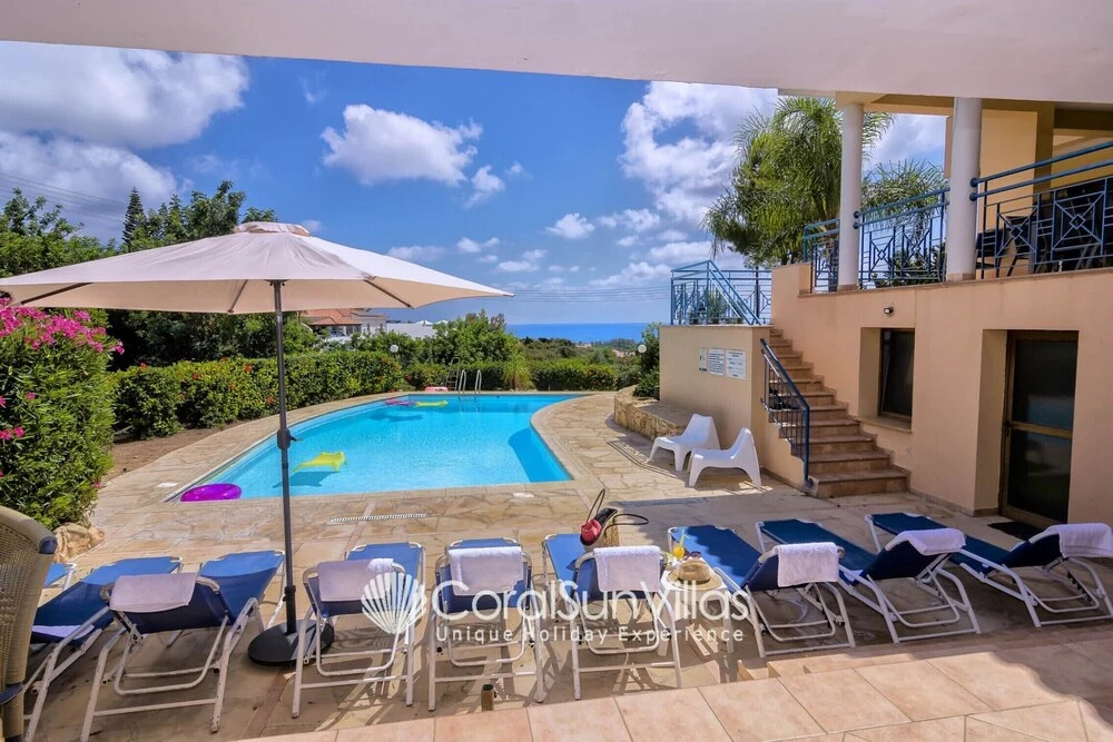 Exceptional Large Villa, FREE HEATED Pool 1 NOV - 15 JAN, Privacy,Prime Location