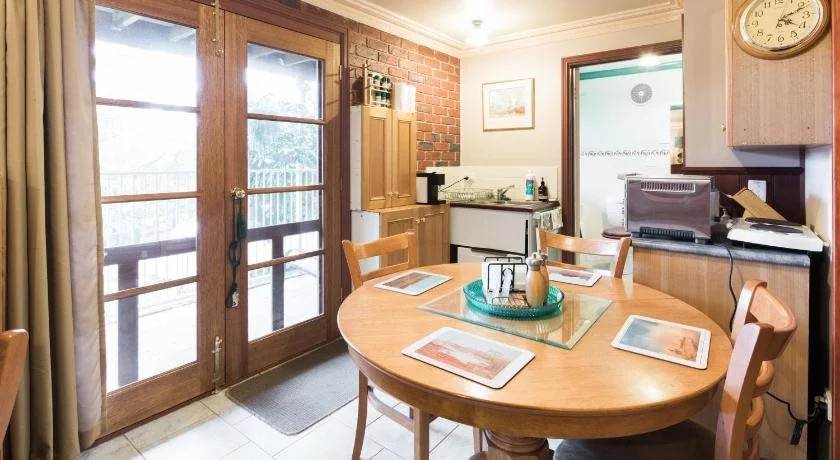 Rustic Refuge Guesthouse