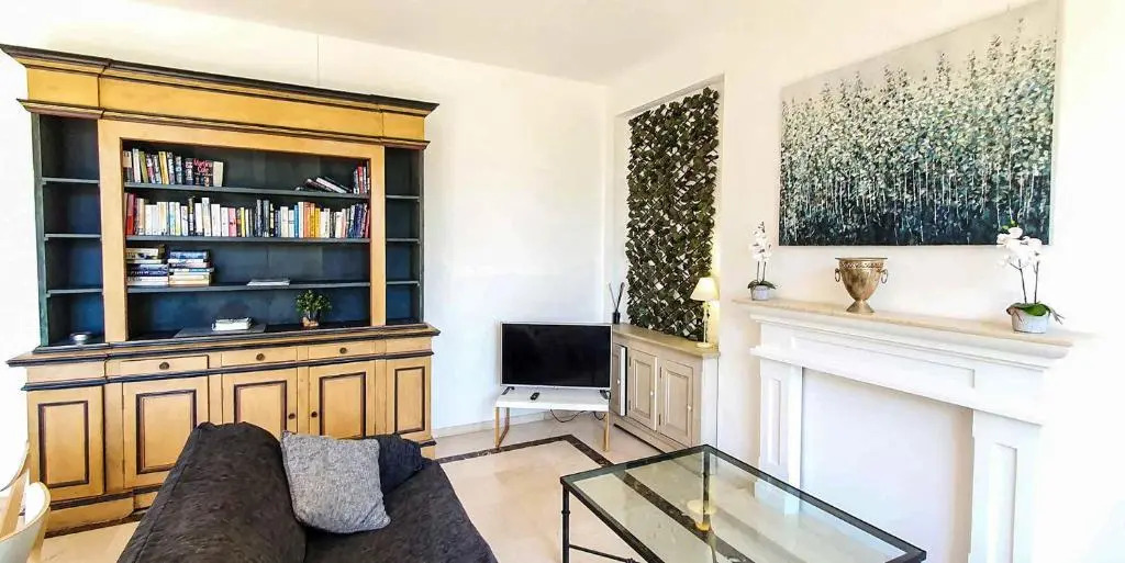 SKOL 233. Wonderful Two Bedroom Apartment in Marbella Center.