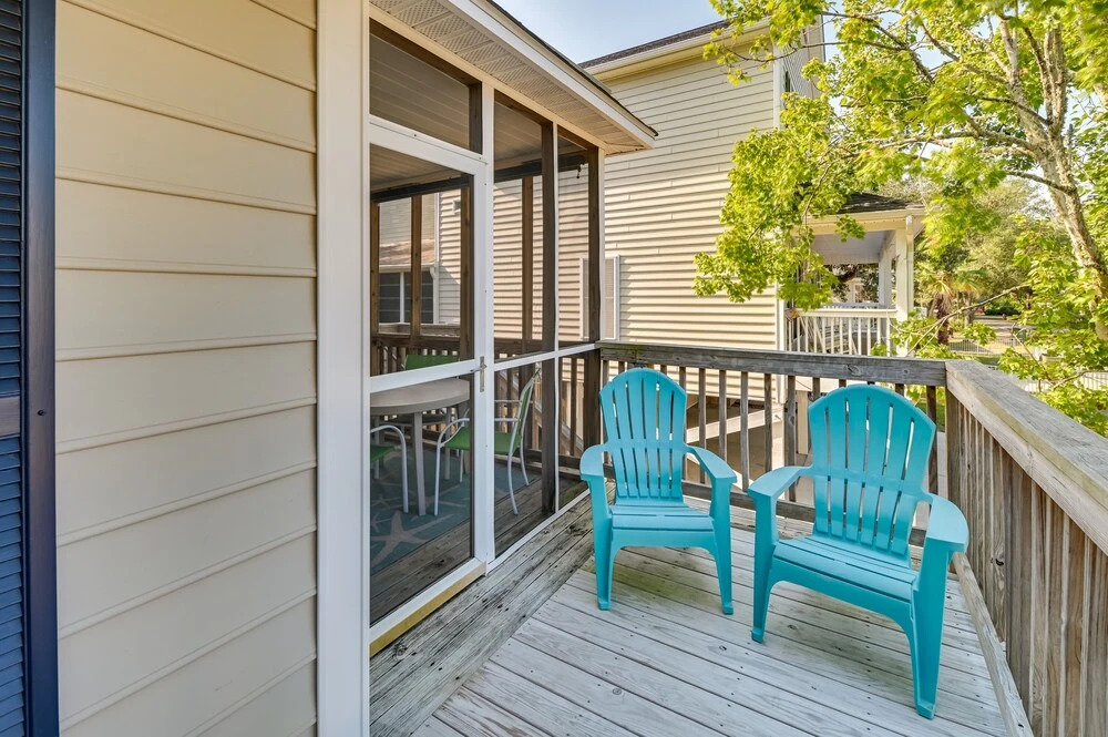Walk to Ocean: Family Home in Surfside Beach