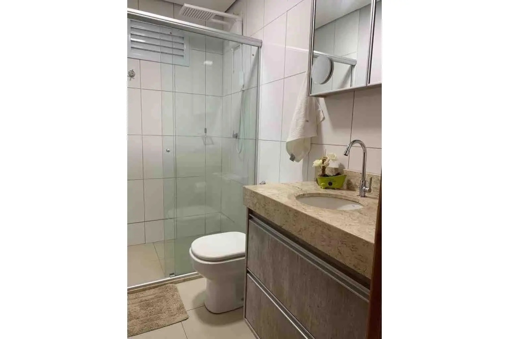 Apartamento com piscina e academia
