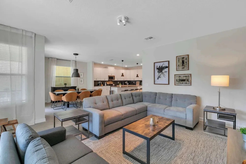 Classy 6BR Home With Private Pool